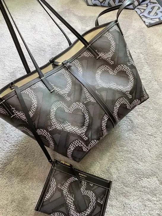 Official First Bag Ru BURBERRY TOTE 0508